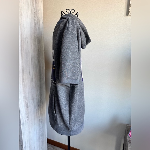 NBA Gray LeBron James #23 Fleece Hoodie - Picture 3 of 8